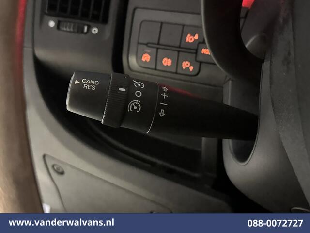 Peugeot BOXER 2.2 BlueHDi 141pk Bakwagen Laadklep Euro6 Airco | Cruisecontrol | 955kg laadvermogen Bijrijdersbank