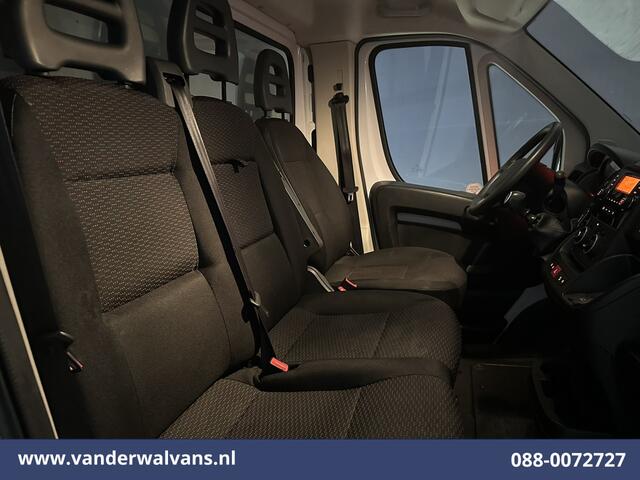 Peugeot BOXER 2.2 BlueHDi 141pk Bakwagen Laadklep Euro6 Airco | Cruisecontrol | 955kg laadvermogen Bijrijdersbank