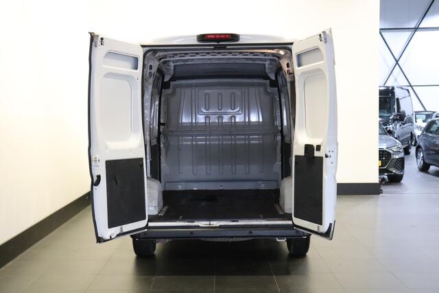 Peugeot BOXER 2.2 BlueHDi 120PK L2H2 2x Schuifdeur - Airco - Navi - Cruise - ¤ 11.950,- Excl.