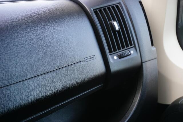 Peugeot BOXER 335 2.2 BlueHDi 165 L3H2 Premium in topstaat |2x schuifdeur |Standkachel |Luchtvering |2x airbag |Camera |Cruise |Navi |1e eigenaar |3500 KG |165 pk