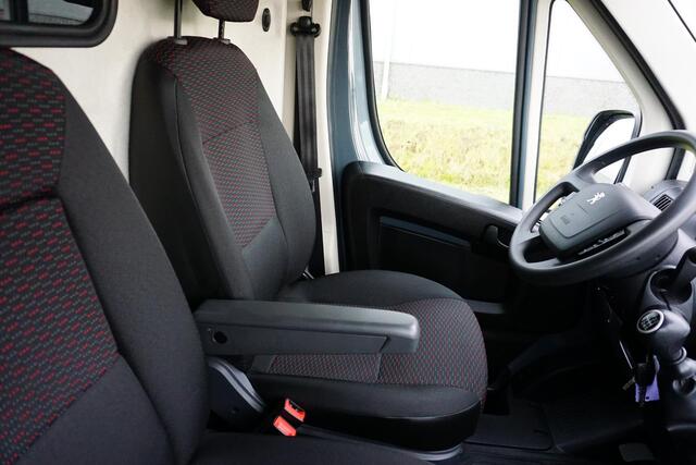 Peugeot BOXER 2.2 BlueHDi 140 L3H2 3.5t in Topstaat |2e airbag |BPM voordeel |Navi |Carplay |Climate |Cruise |Parkeersensoren |3500 KG |140 pk |Mooie camperbasis