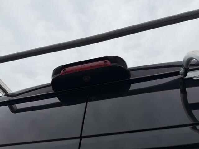 Peugeot BOXER 335 2.2 BlueHDi 165pk L3H2 Premium / vaste prijs rijklaar ¤ 15.950 ex btw / lease vanaf ¤ 269 / bpm vrij / euro 6 / airco / cruise / trekhaak / camera / imperial