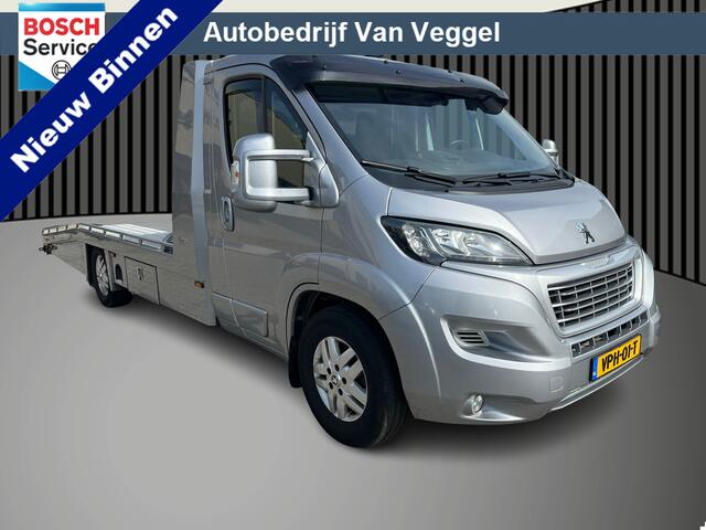 Peugeot BOXER 435 2.2 BlueHDi tijhof oprijwagen luchtvering, cruise, clima, trekhaak