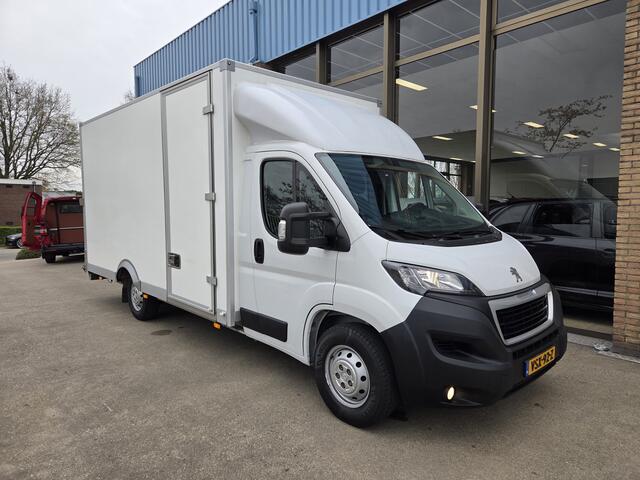 Peugeot BOXER 2.2 BlueHDi 140 PK Lowliner Laadklep / Oprijklep Lage instap Airco Cruisecontrol