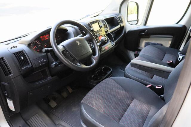 Peugeot BOXER 330 2.0 BlueHDI L1H1 Premium Pack 2018 | Airco | Navigatie | Trekhaak | Cruise Control | Achteruitrij Camera | Clima | Boekjes | Nationale Autopas