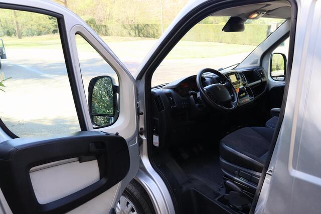 Peugeot BOXER 330 2.0 BlueHDI L1H1 Premium Pack 2018 | Airco | Navigatie | Trekhaak | Cruise Control | Achteruitrij Camera | Clima | Boekjes | Nationale Autopas