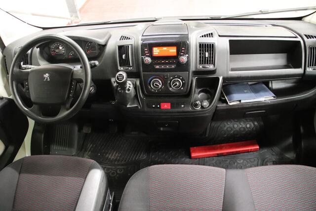 Peugeot BOXER L2H2 DUBBEL CABINE 7 personen IMPERIAAL Peugeot Boxer L2H2 DUBBEL CABINE 7 personen met IMPERIAAL