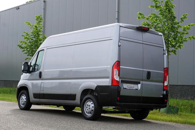 Peugeot BOXER 335 2.2 BlueHDi 140 L2H2 Premium in Topstaat |Metallic |Camera |Cruise |Navi |1 eigenaar |3500 KG |Mooie Camperbasis |BPM vrij |140 pk |EURO6D