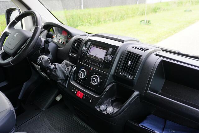 Peugeot BOXER 335 2.2 BlueHDi 140 L2H2 Premium in Topstaat |Metallic |Camera |Cruise |Navi |1 eigenaar |3500 KG |Mooie Camperbasis |BPM vrij |140 pk |EURO6D