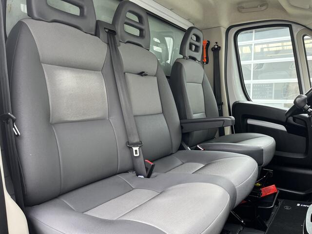 Peugeot BOXER 435 2.2 BlueHDi Bakwagen 750kg laadklep zijdeur Airco Telefoonverbinding Bluetooth bakwagen verhuiswagen Meubelbak euro 6