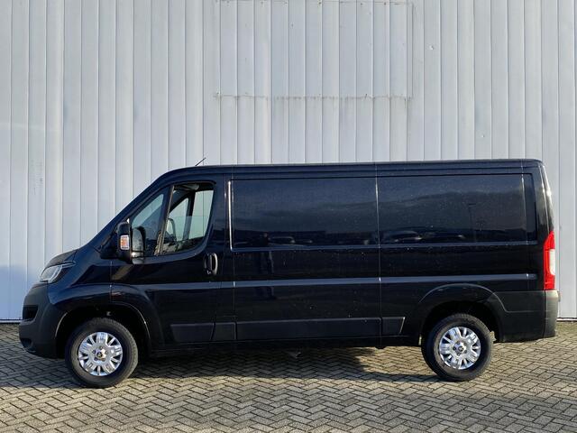 Peugeot BOXER 330 2.2 BlueHDi 120 L2H1 Asphalt | Leder | Navigatie | Achteruitrijcamera | Trekhaak | Lichtmetalen velgen | Airco