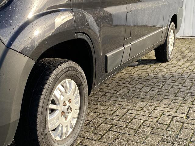 Peugeot BOXER 330 2.2 BlueHDi 120 L2H1 Asphalt | Leder | Navigatie | Achteruitrijcamera | Trekhaak | Lichtmetalen velgen | Airco