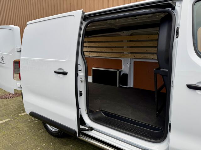 Peugeot EXPERT 1.5 BlueHDI 100 S&S L3 | Navigatie | Camera | Adaptieve Cruise Control | Lane Assist | Dodehoeksensor | Parkeersensoren | Bluetooth | DAB+ | Grootlicht Assistent |
