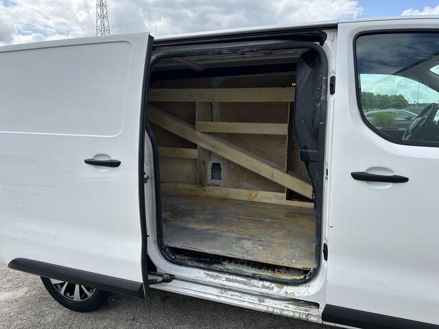 Peugeot EXPERT 231L 2.0 BlueHDI 120 Premium | Export | Bluetooth | Dodehoekdetectie | Cruise Control | Navigatie | Lichtmetalen velgen 17" | PDC voor en achter | Dealer onderhouden!