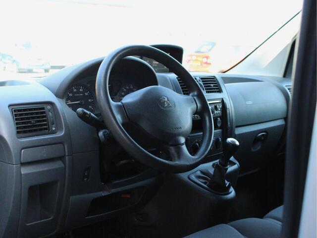 Peugeot EXPERT 227 1.6 HDI L1H1 Navteq 2, 3 Zitplaatsen Trekhaak, Navigatie, Cruise Control, Bluetooth, Airco