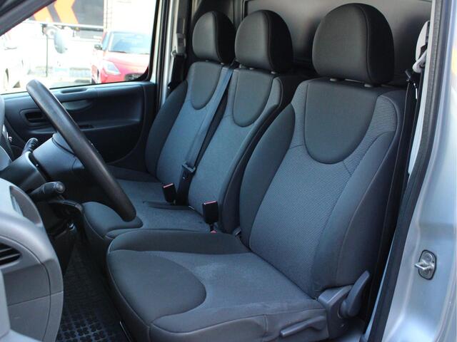 Peugeot EXPERT 227 1.6 HDI L1H1 Navteq 2, 3 Zitplaatsen Trekhaak, Navigatie, Cruise Control, Bluetooth, Airco