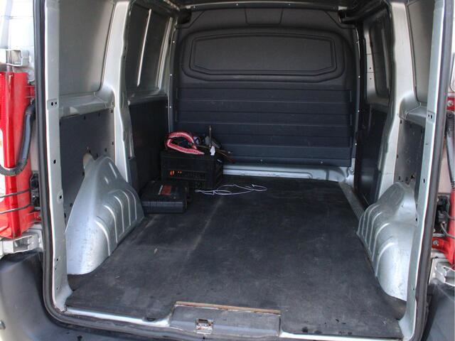 Peugeot EXPERT 227 1.6 HDI L1H1 Navteq 2, 3 Zitplaatsen Trekhaak, Navigatie, Cruise Control, Bluetooth, Airco