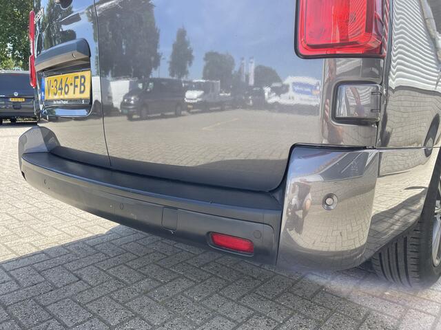 Peugeot EXPERT 231 L3H1 2.0 BlueHDI 150pk DC 5 persoons Premium / vaste prijs rijklaar ¤ 13.950 ex btw / airco / cruise control / navigatie / grijs metallic / achteruit rijcamera !