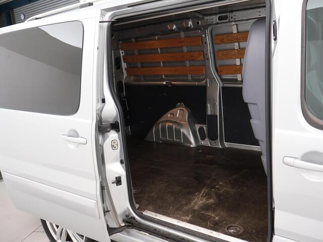 Peugeot EXPERT 229 2.0 HDI 128 PK L2H1*MARGE!*+ DRAADLOZE CARPLAY | 18 INCH | CAMERA | TREKHAAK 2000 KG | CRUISE CONTROL
