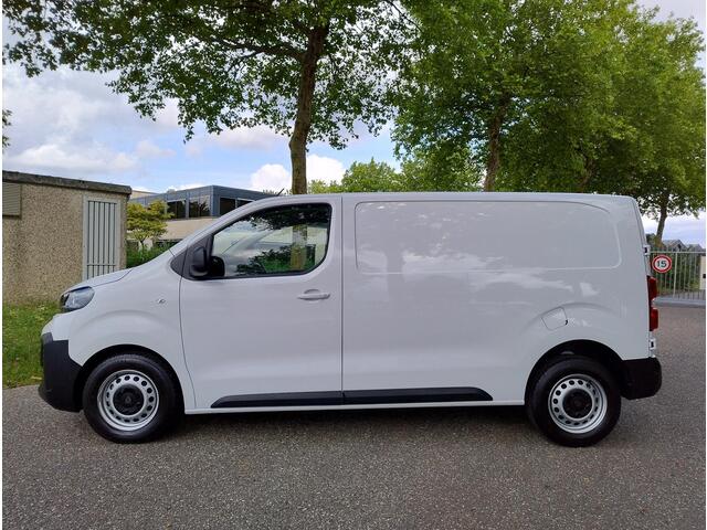 Peugeot EXPERT L2 2.0 BlueHDi 145pk EAT8 | Houten afwerking laadruimte | Verhoogd laadvermorgen | Trekhaak | Doorlaadluik tussenschot | Keyless entry | Climate control | Achteruitrijcamera | Parkeersensoren voor en achter | Surround View | NAVI | Apple Carplay | Android