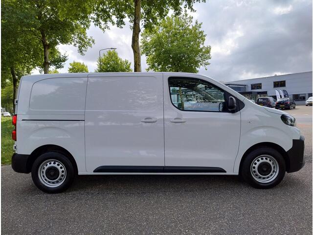 Peugeot EXPERT L2 2.0 BlueHDi 145pk EAT8 | Houten afwerking laadruimte | Verhoogd laadvermorgen | Trekhaak | Doorlaadluik tussenschot | Keyless entry | Climate control | Achteruitrijcamera | Parkeersensoren voor en achter | Surround View | NAVI | Apple Carplay | Android