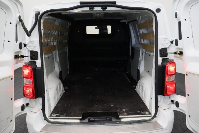 Peugeot EXPERT 2.0 BlueHDI 180 Standard Sport 2021 NAP | Camera | Navigatie | Trekhaak | Automaat | Lederen bekleding | Head up | Carplay | Xenon | LED | Bluetooth | USB | Cruise control | Airco Clima | Multifunctioneel stuurwiel |