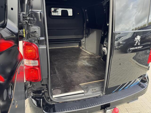 Peugeot EXPERT 2.0 BlueHDI 180 Standard Sport | Trekhaak | Camera | Parkeersensoren | Carplay | Lederen Bekleding | Stoel Verwarming | Navigatiesysteem | 17 Inch | 42.514 Km!