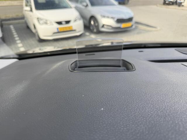 Peugeot EXPERT 2.0 BlueHDI 180 Standard Sport | Trekhaak | Camera | Parkeersensoren | Carplay | Lederen Bekleding | Stoel Verwarming | Navigatiesysteem | 17 Inch | 42.514 Km!