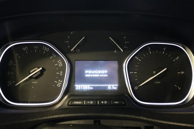 Peugeot EXPERT 2.0 BlueHDI 180 DC XL L3H1 | Sport Edition | L+R Schuifdeur | CarPlay | Camera | Dodehoek detector | Navigatie | Bi-Xenon | Trekhaak | Climate control | PDC | Alarm klasse 3 | Nieuwe APK | NAP Logisch