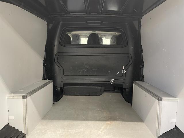 Peugeot EXPERT 2.0 BlueHDI 180pk Automaat Dubbele Cabine | Navigatie | Airco | Climate Control | 3 zits | Parkeer sensoren | Trekhaak