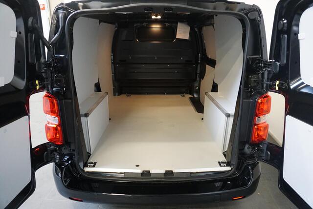 Peugeot EXPERT 1.5 BlueHDI Premium L2 | Navigatie | Apple carplay/Android Auto | DAB+ | 3zits | Airco | Cruise Control | Betimmering | Bumpers in kleur