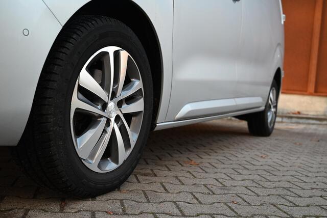 Peugeot EXPERT 2.0 120 PK Premium Navi 17 LMV PDC L1H1 ¤ 475 P.M.