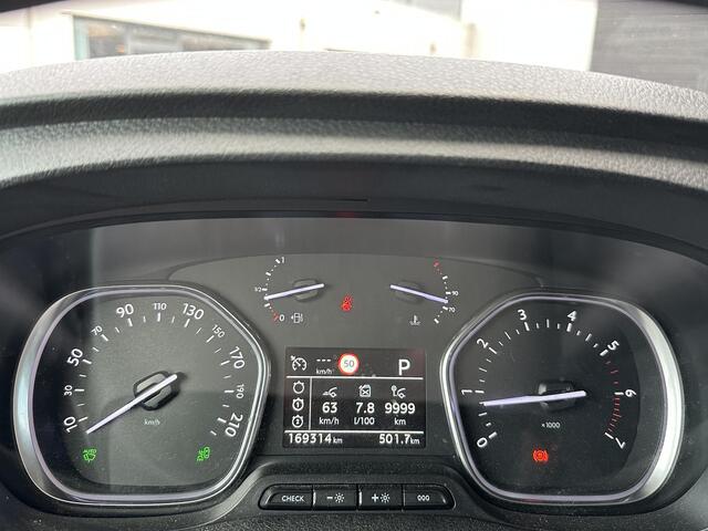 Peugeot EXPERT 2.0 BlueHDI 180 Standard Asphalt 177PK | BOMVOL | 1e Eigenaar | NL AUTO | Trekhaak | Automaat | Xenon | Headup | Achteruitrijcamera | Navigatie | Stoelverwarming | Dodehoekdetectie | Carplay | All Season |