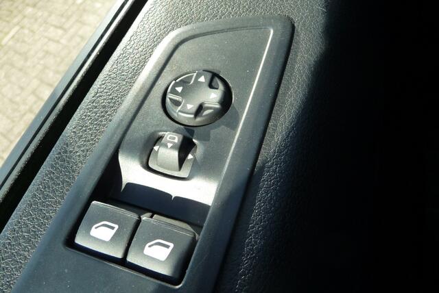 Peugeot EXPERT 1.5 BlueHDI 120 pk S&S L2 Navi, airco, bank standaard