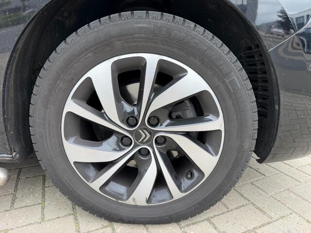 Peugeot EXPERT 2.0 BlueHDI 180PK autom 99dkm, laadlift â¬270pm