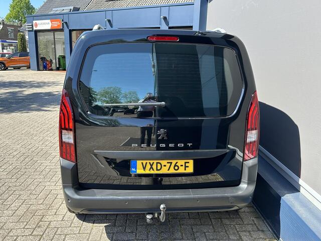 Peugeot PARTNER 1.5 BlueHDi 100 S&S L1 Bijzonder Nette Partner | Side-Bars | Dakrails | Trekhaak | Led-Koplampen | 17 inch LM- Velgen | Touch screen met Apple Carplay | Zijschuifdeur | Airco | Cruise Control |
