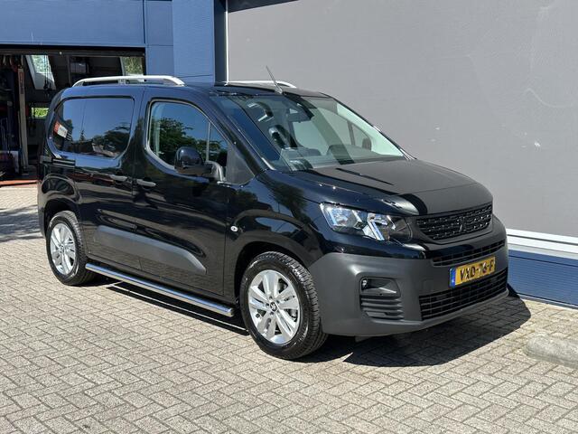 Peugeot PARTNER 1.5 BlueHDi 100 S&S L1 Bijzonder Nette Partner | Side-Bars | Dakrails | Trekhaak | Led-Koplampen | 17 inch LM- Velgen | Touch screen met Apple Carplay | Zijschuifdeur | Airco | Cruise Control |