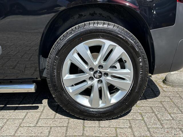 Peugeot PARTNER 1.5 BlueHDi 100 S&S L1 Bijzonder Nette Partner | Side-Bars | Dakrails | Trekhaak | Led-Koplampen | 17 inch LM- Velgen | Touch screen met Apple Carplay | Zijschuifdeur | Airco | Cruise Control |