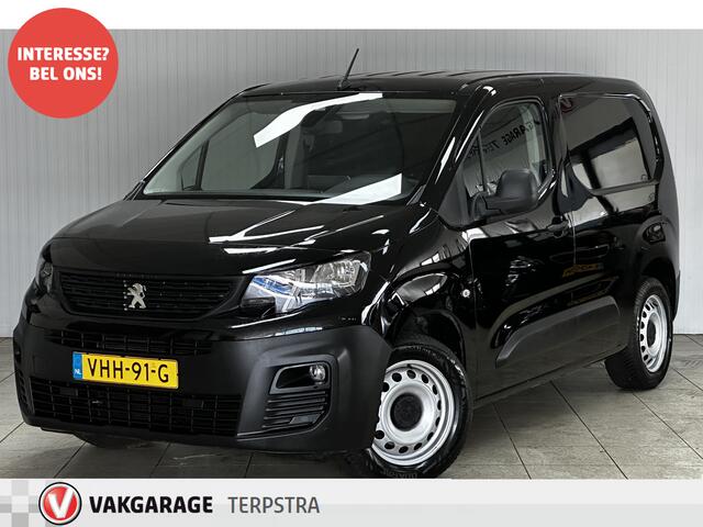 Peugeot PARTNER 1.5 BlueHDI Premium/ AUTOMAAT!/ Zij-Schuifdeur rechts/ Trekhaak/ Navi/ Apple + Android/ Airco/ Cruise/ Elek. pakket/ Isofix/ Bluetooth/ Armsteun/ Multi. Stuur/ Mistl./ PDC/ Dagrijverl.