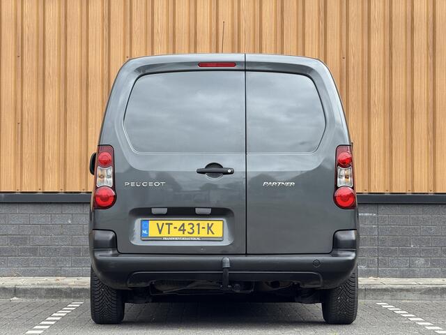 Peugeot PARTNER 120 1.6 HDi 75 L1 XR | 1e Eigenaar | 3 Persoons | Airconditioning | Parrot | Trekhaak | Elektrische Ramen | Elektrische Spiegels | USB | AUX |