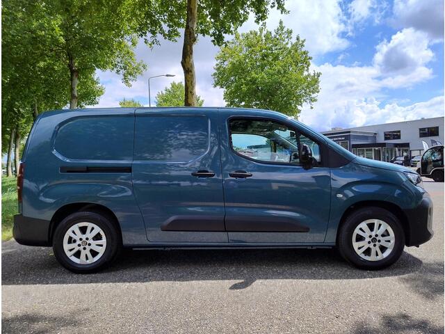 Peugeot PARTNER e-Partner L2 50 kWh 136pk AUTOMAAT | 3-zits | Adaptieve cruise control | Climate control | Multimedia | NAVI | Apple Carplay | Android Auto | Surround View | Achteruitrijcamera | Parkeersensoren rondom | Dode hoek detectie | Lederen stuurwiel | 16 inch li