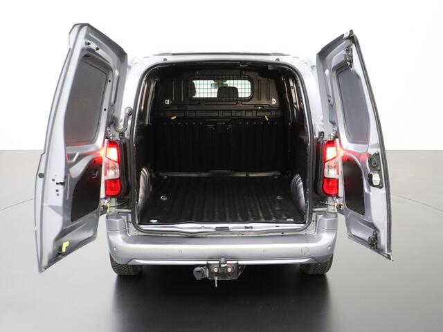 Peugeot PARTNER 1.5BlueHDI 130PK Automaat Premium | Navigatie | 3-Persoons | Trekhaak | Airco | Cruise