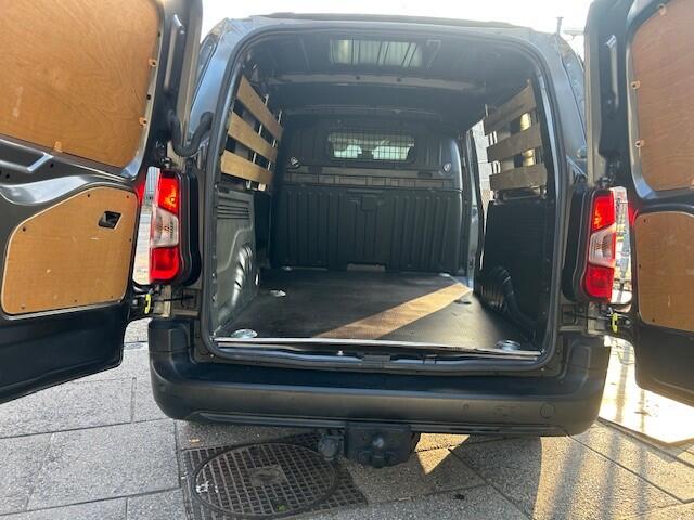 Peugeot PARTNER 1.5 BlueHDI Asphalt Long L2 I AIRCO I METALLIC I 1e EIGENAAR I DISTRIBUTIE VERVANGEN I COMPLETE ONDERHOUDSHISTORIE LONG VERSIE ! BRIDGESTONE 5 TOT 6 MM I APK MAART 2026