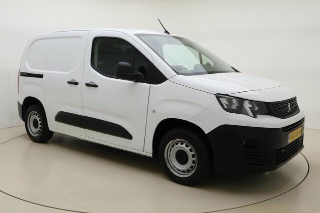 Peugeot PARTNER 1.5 BlueHDI Premium 100PK | 3-Zits | Trekhaak | Parkeer Hulp Achter | Apple Carplay & Andoid Auto | Airco | Cruise Control | Elektrische Spiegels |