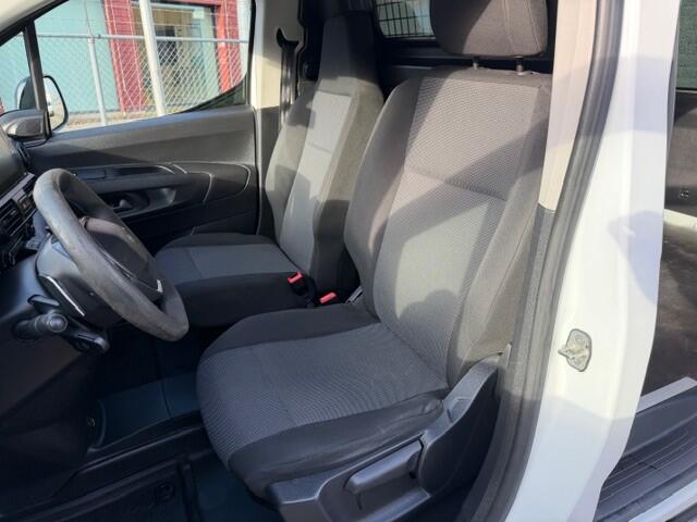 Peugeot PARTNER 1.5 BlueHDI Premium AIRCO I APPLE CARPLAY I 2 SCHUIFDEUREN I AUOMAAT I 1e EIGENAAR I VOLLEDIGE ONDERHOUDSHISTORIE