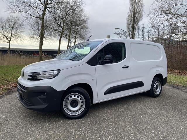 Peugeot PARTNER e-Partner L2 50 kWh 136pk | 8 jaar garantie | 0% financial lease | Apple Carplay | Android Auto | Multimedia | Achteruitrijcamera | Parkeersensoren achter | Digital cockpit | Stuurwielbediening | Bestuurdersstoel comfort | Armsteun | van ¤30.575 voor ¤26.