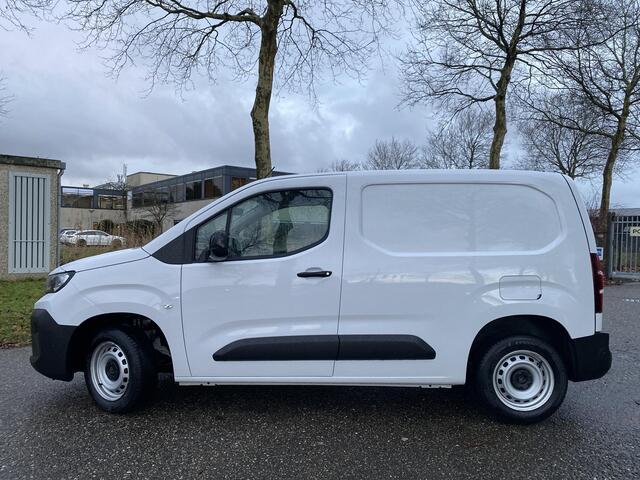 Peugeot PARTNER e-Partner L1 50 kWh 136pk | 8 jaar garantie | 0% financial lease | Apple Carplay | Android Auto | Multimedia | Achteruitrijcamera | Parkeersensoren achter | Digital cockpit | Stuurwielbediening | Bestuurdersstoel comfort | Armsteun | van ¤29.625 voor ¤25.