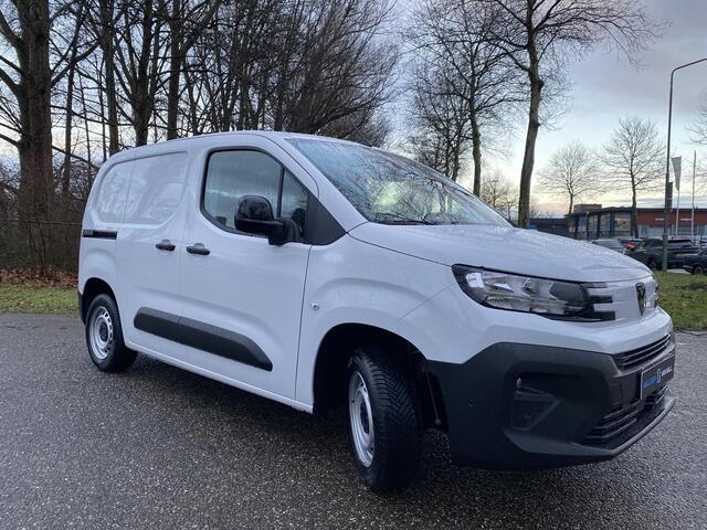 Peugeot PARTNER e-Partner L1 50 kWh 136pk | 8 jaar garantie | 0% financial lease | Apple Carplay | Android Auto | Multimedia | Achteruitrijcamera | Parkeersensoren achter | Digital cockpit | Stuurwielbediening | Bestuurdersstoel comfort | Armsteun | van ¤29.625 voor ¤25.