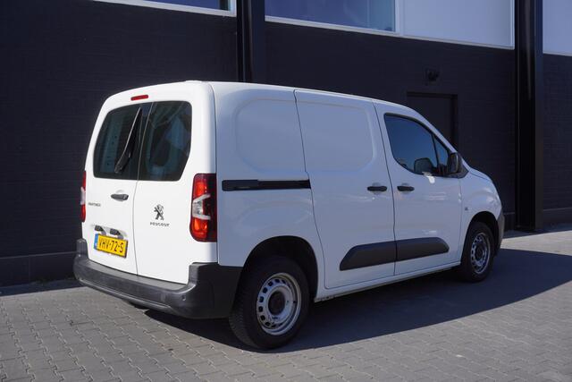 Peugeot PARTNER 1.2 Benzine EURO 6 - Airco - Carkit - PDC - ¤ 11.950,- Excl.