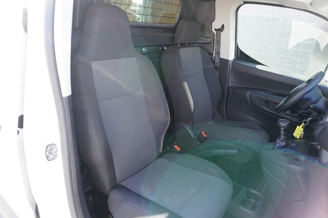 Peugeot PARTNER 1.2 Benzine EURO 6 - Airco - Carkit - PDC - ¤ 11.950,- Excl.